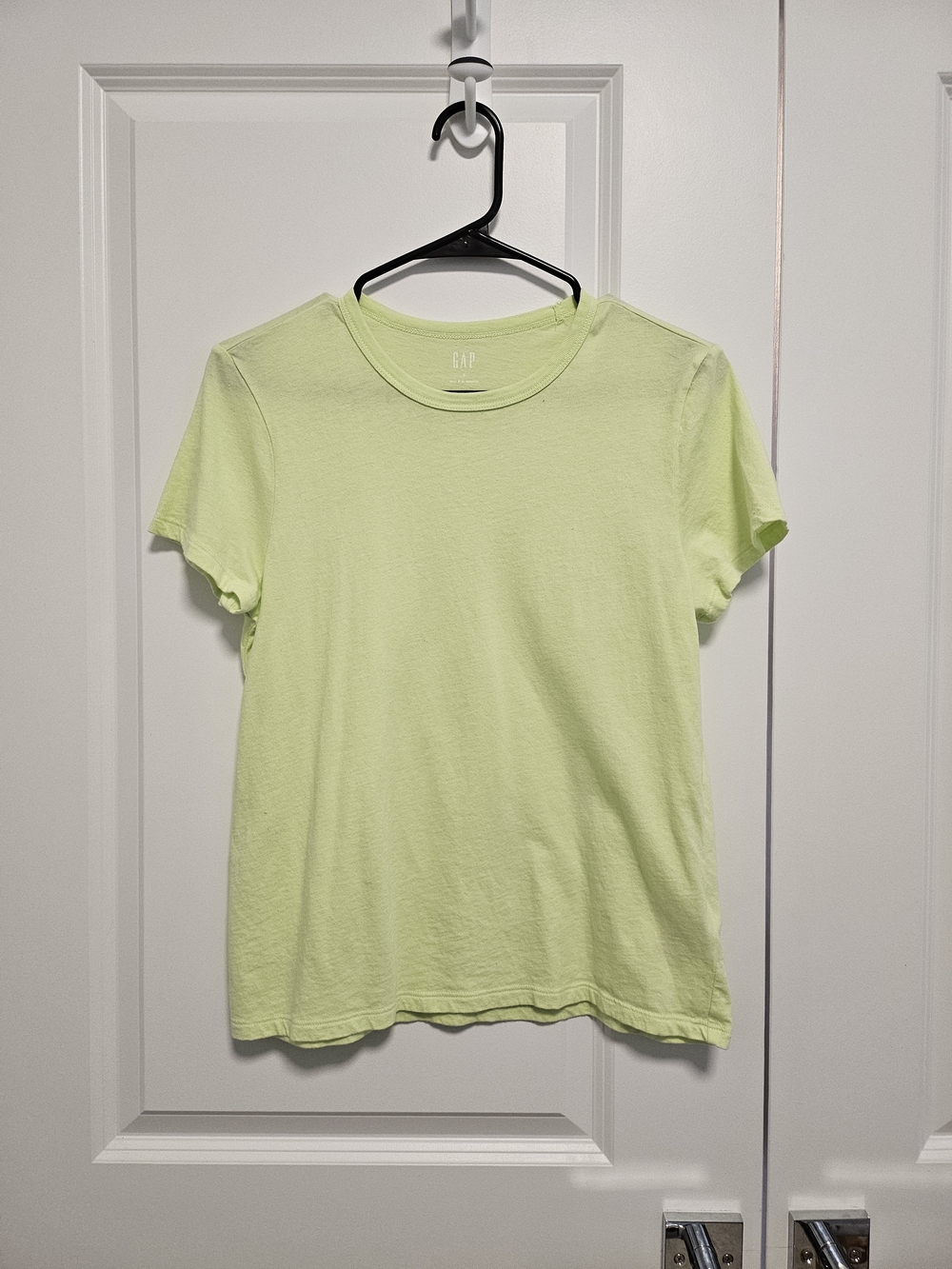 GAP Short-Sleeve Crewneck Tee in Neon Yellow S